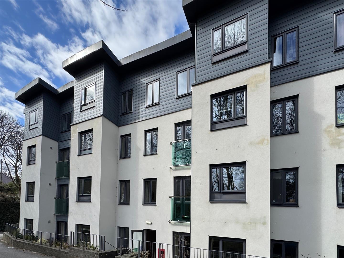 1 bed property in St. Clements Hill, Truro